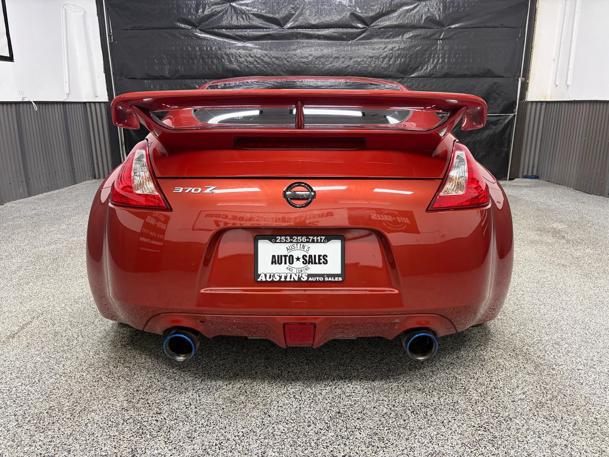 Used 2015 Nissan 370Z Coupe RWD image 4