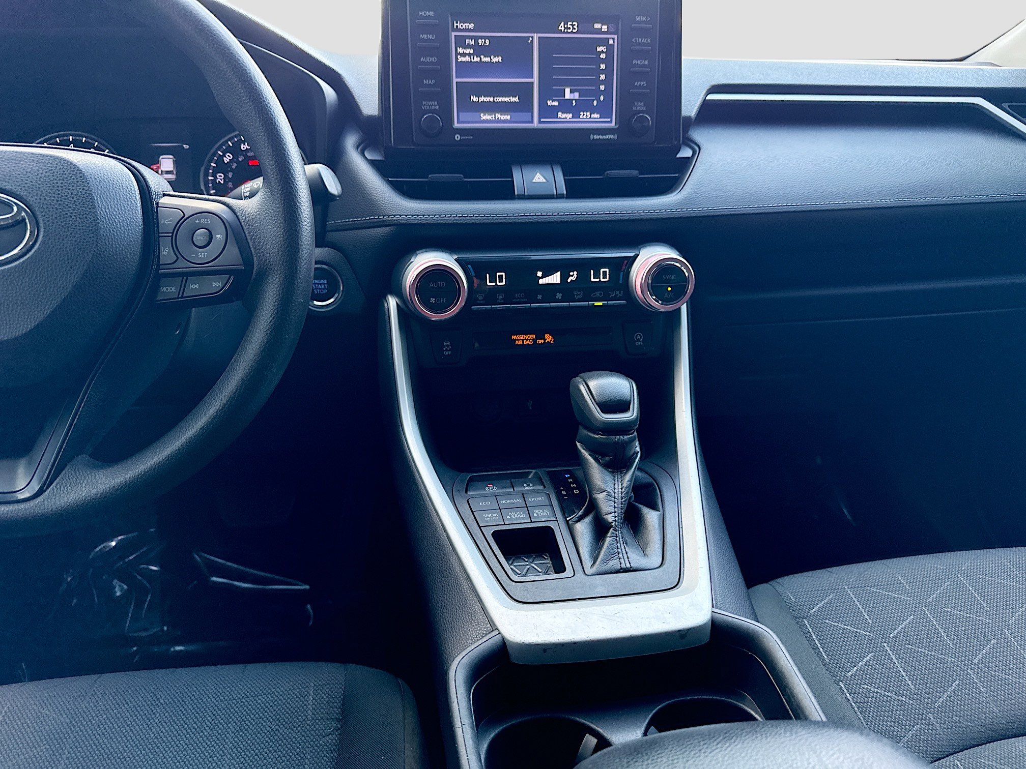 Used 2021 Toyota RAV4 XLE image 17