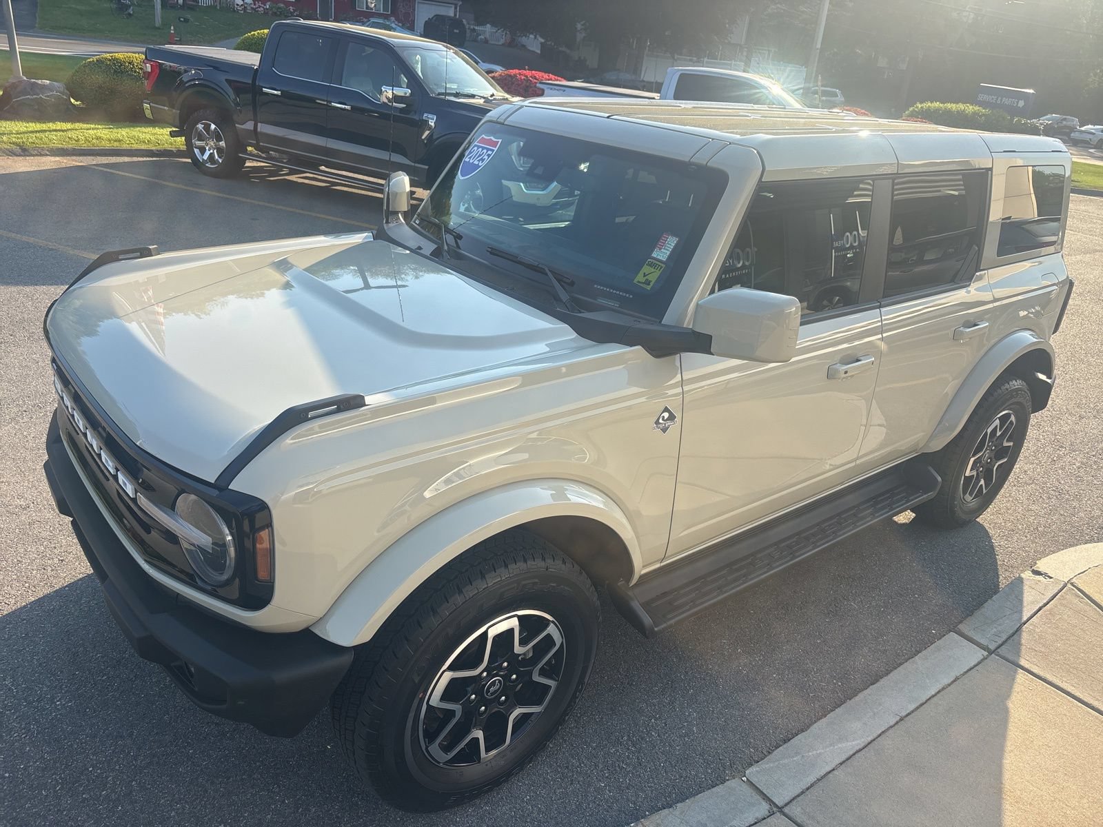 Used 2025 Ford Bronco Outer Banks AWD/4WD image 7