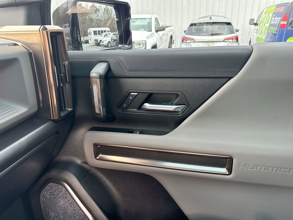 Used 2024 GMC Hummer EV 3X image 32