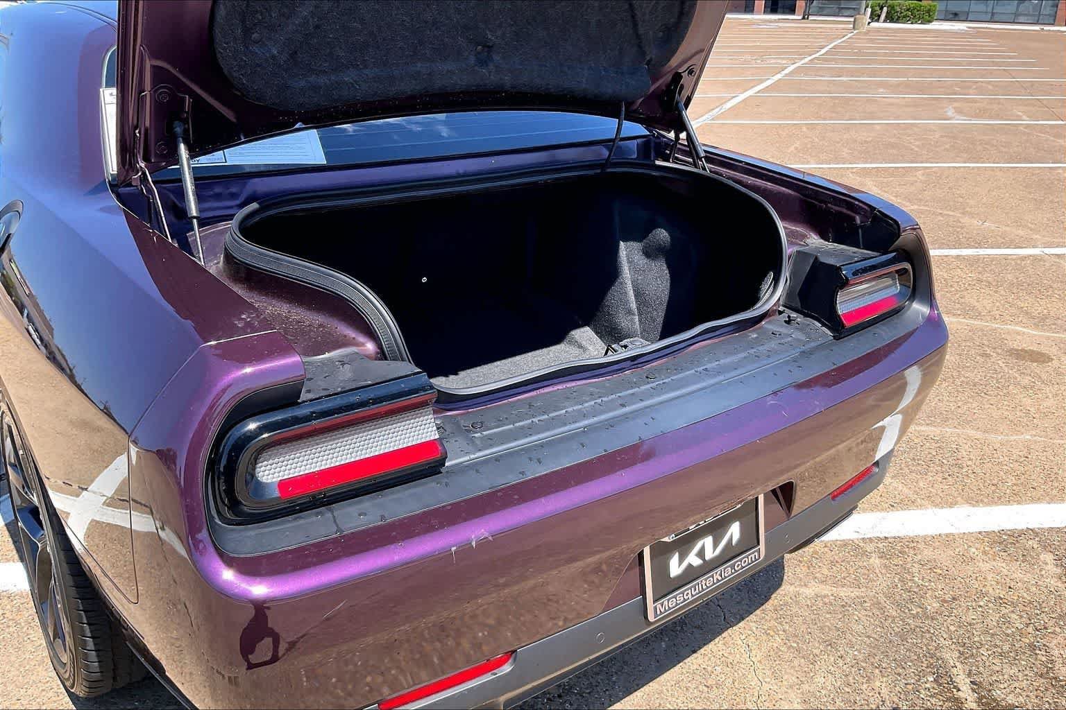 Used 2021 Dodge Challenger SXT w/ Driver Convenience Group RWD image 15
