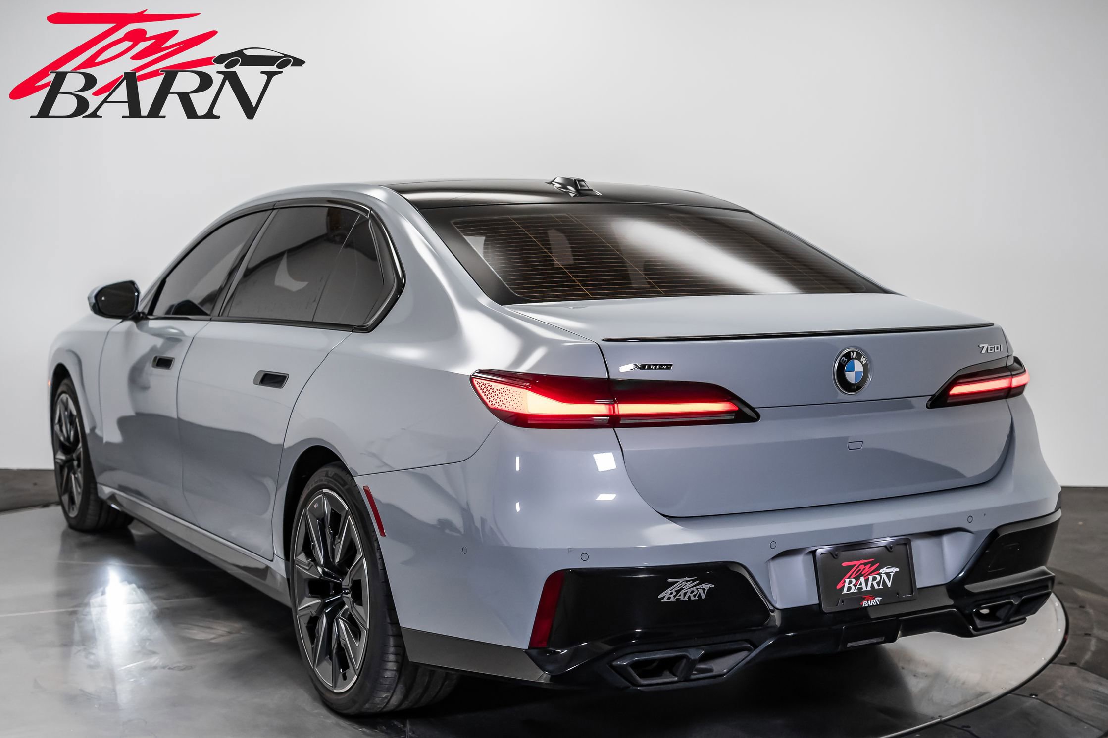 Used 2023 BMW 760i xDrive image 11