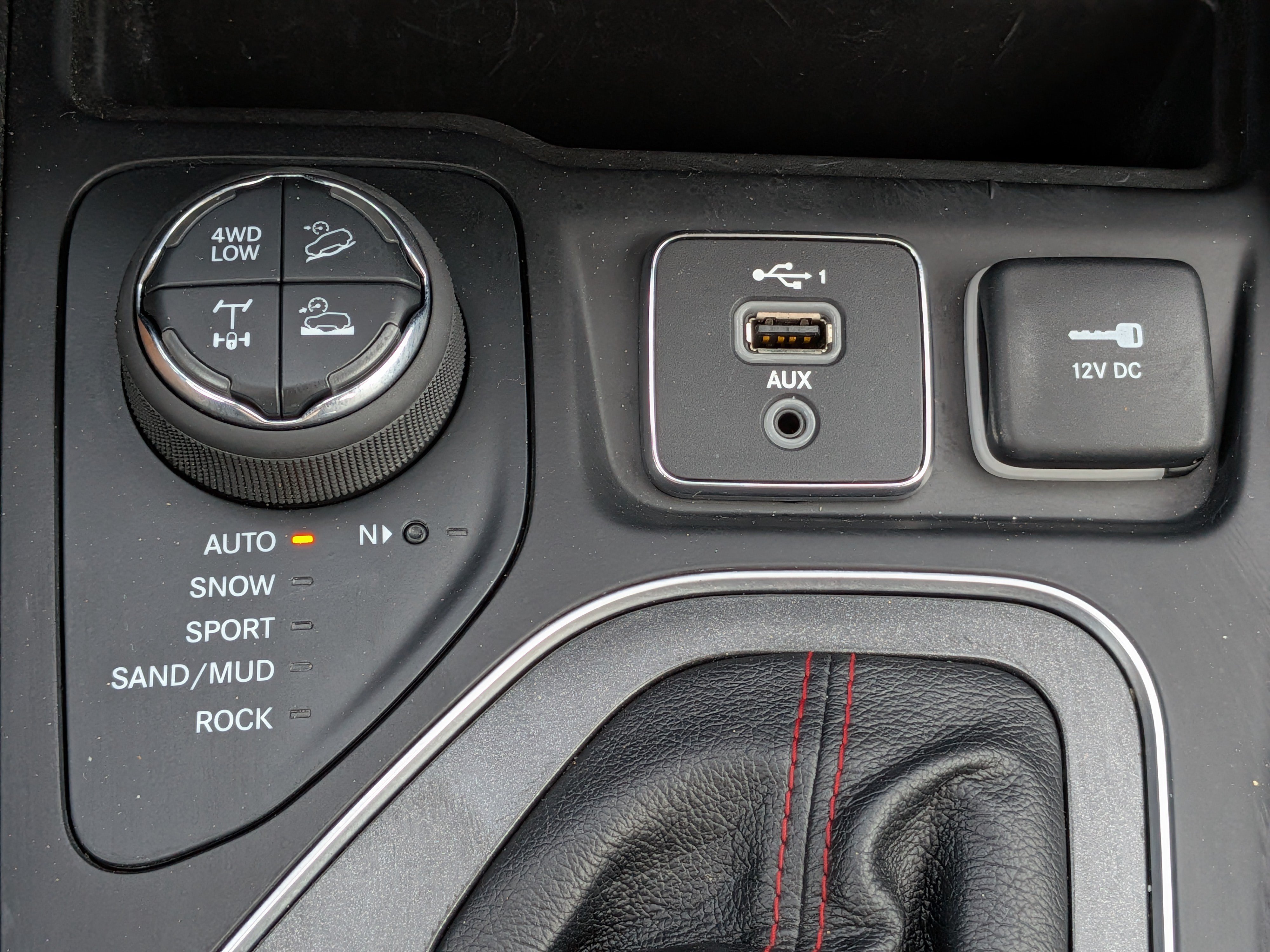 Used 2021 Jeep Cherokee Trailhawk w/ Sun, Sound & Nav Group AWD/4WD image 30