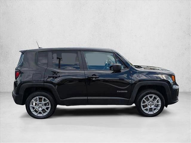 Used 2023 Jeep Renegade Latitude image 4