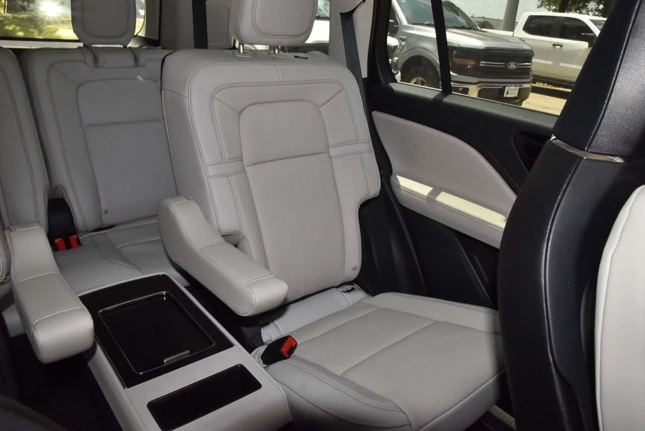 New 2026 Lincoln Aviator Reserve AWD/4WD image 23