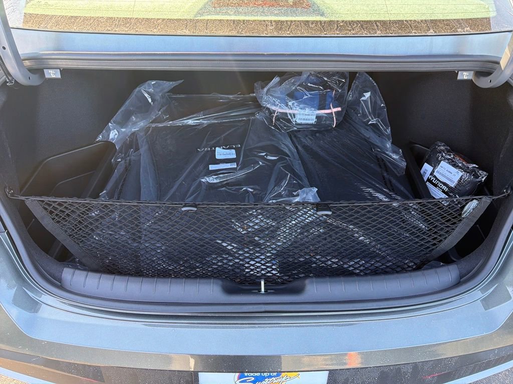 Used 2026 Hyundai Elantra SE image 24