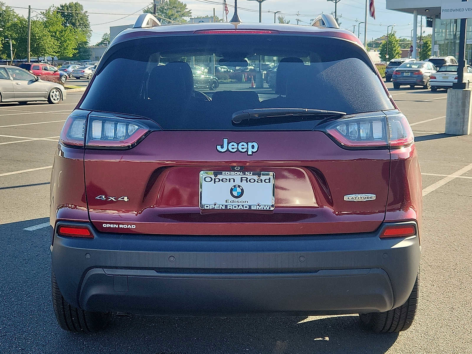 Used 2019 Jeep Cherokee Latitude Plus w/ Cold Weather Group AWD/4WD image 5
