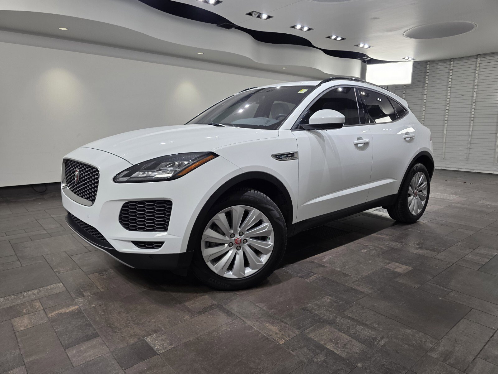 Used 2020 Jaguar E-PACE SE image 1