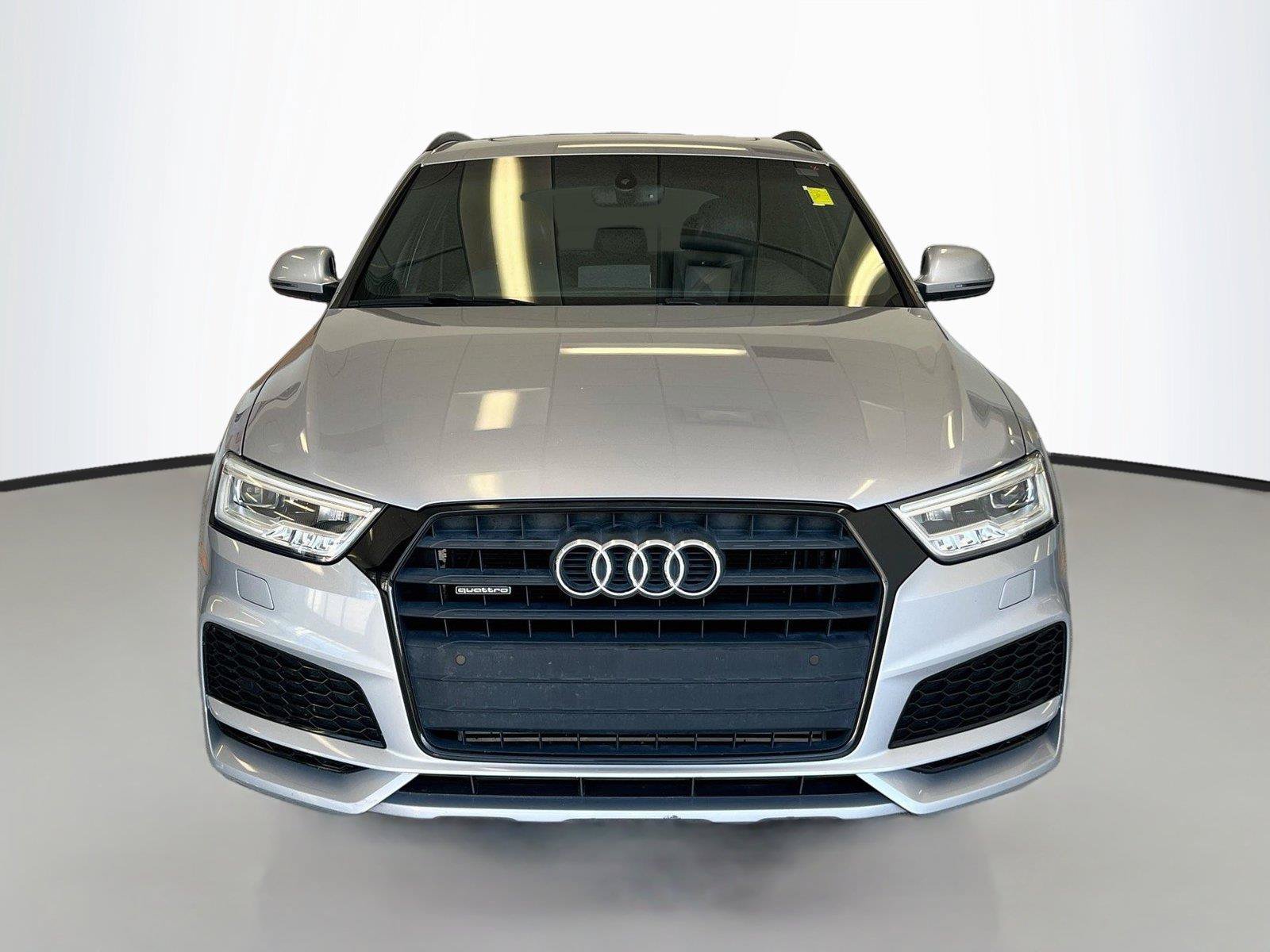 Used 2018 Audi Q3 2.0T Premium Plus w/ Premium Plus Package AWD/4WD image 3
