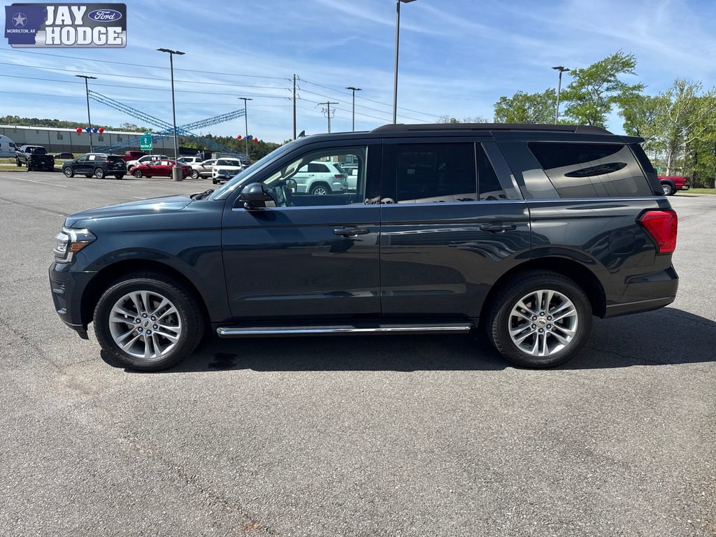 Used 2022 Ford Expedition XLT AWD/4WD image 3