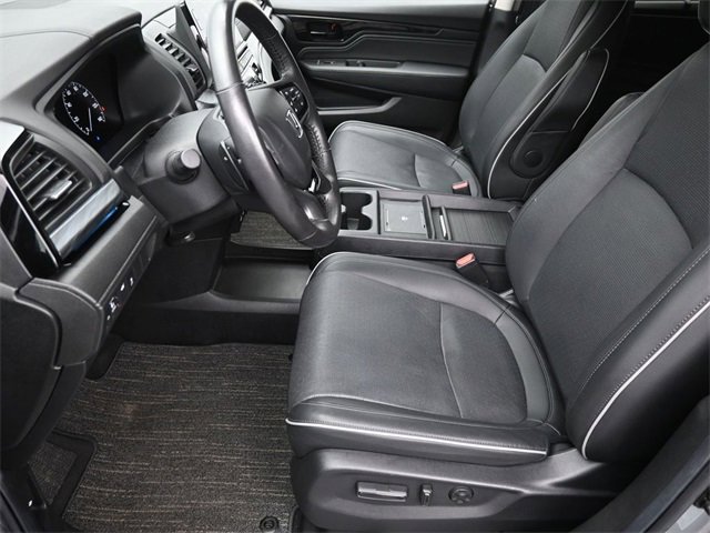 Used 2025 Honda Odyssey Elite image 17