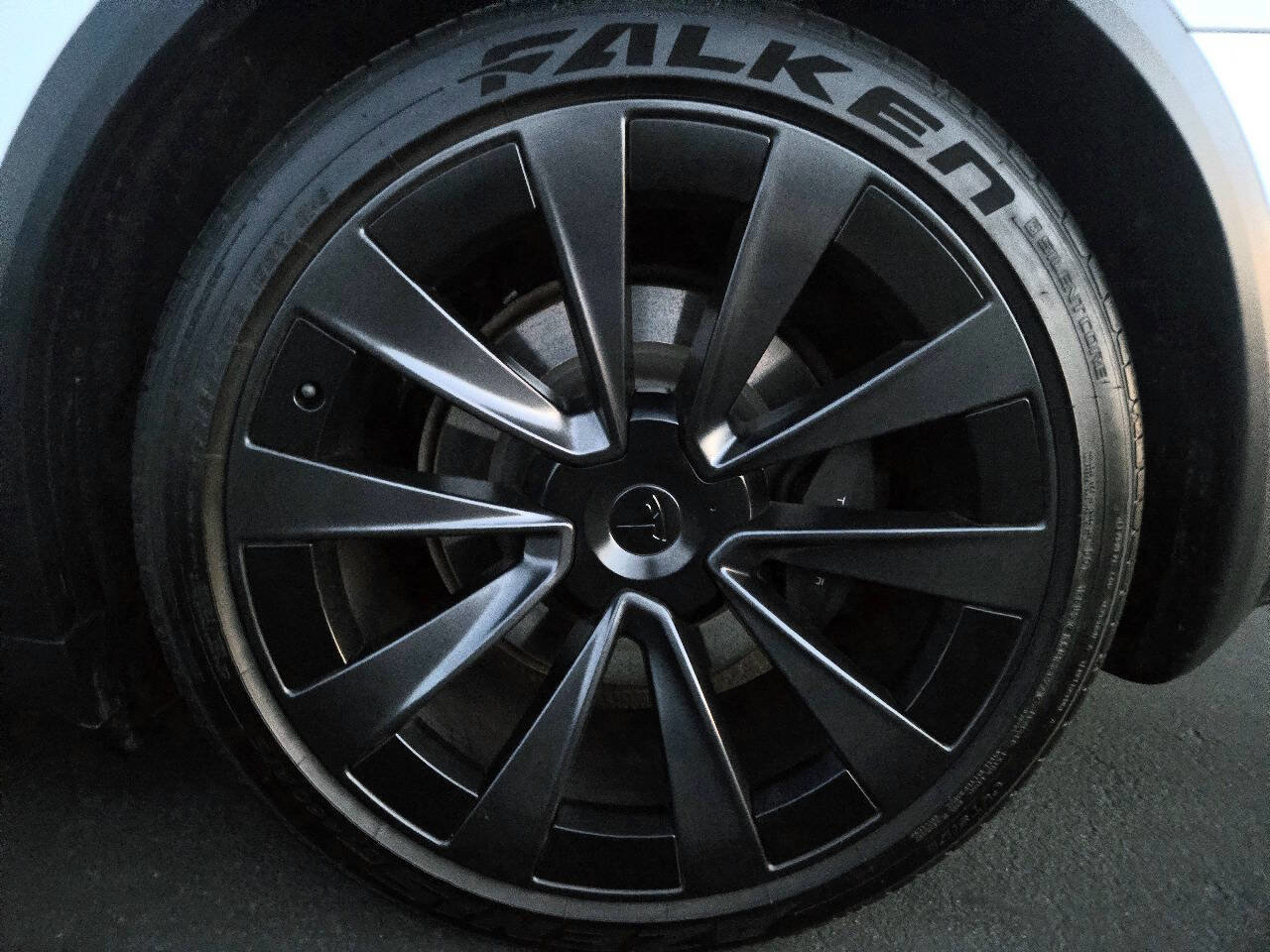 Used 2022 Tesla Model X Plaid image 16