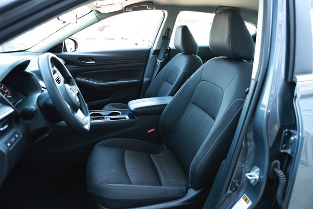 Used 2024 Nissan Altima 2.5 SV FWD image 22