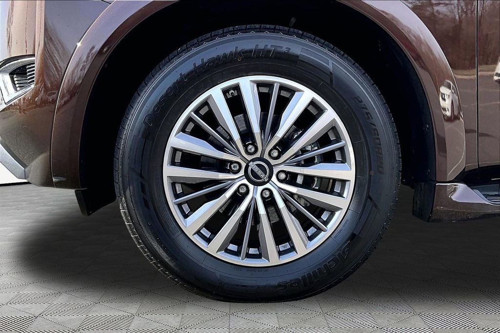 Used 2022 Nissan Armada SL w/ Captain's Chairs Package image 25