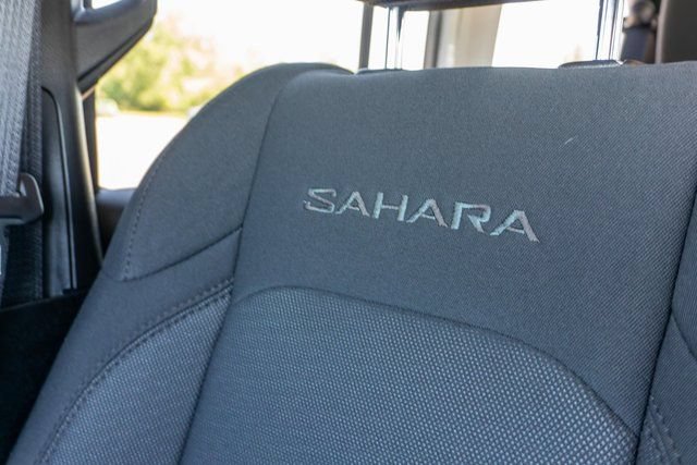 Used 2023 Jeep Wrangler Unlimited Sahara w/ Cold Weather Group AWD/4WD image 19