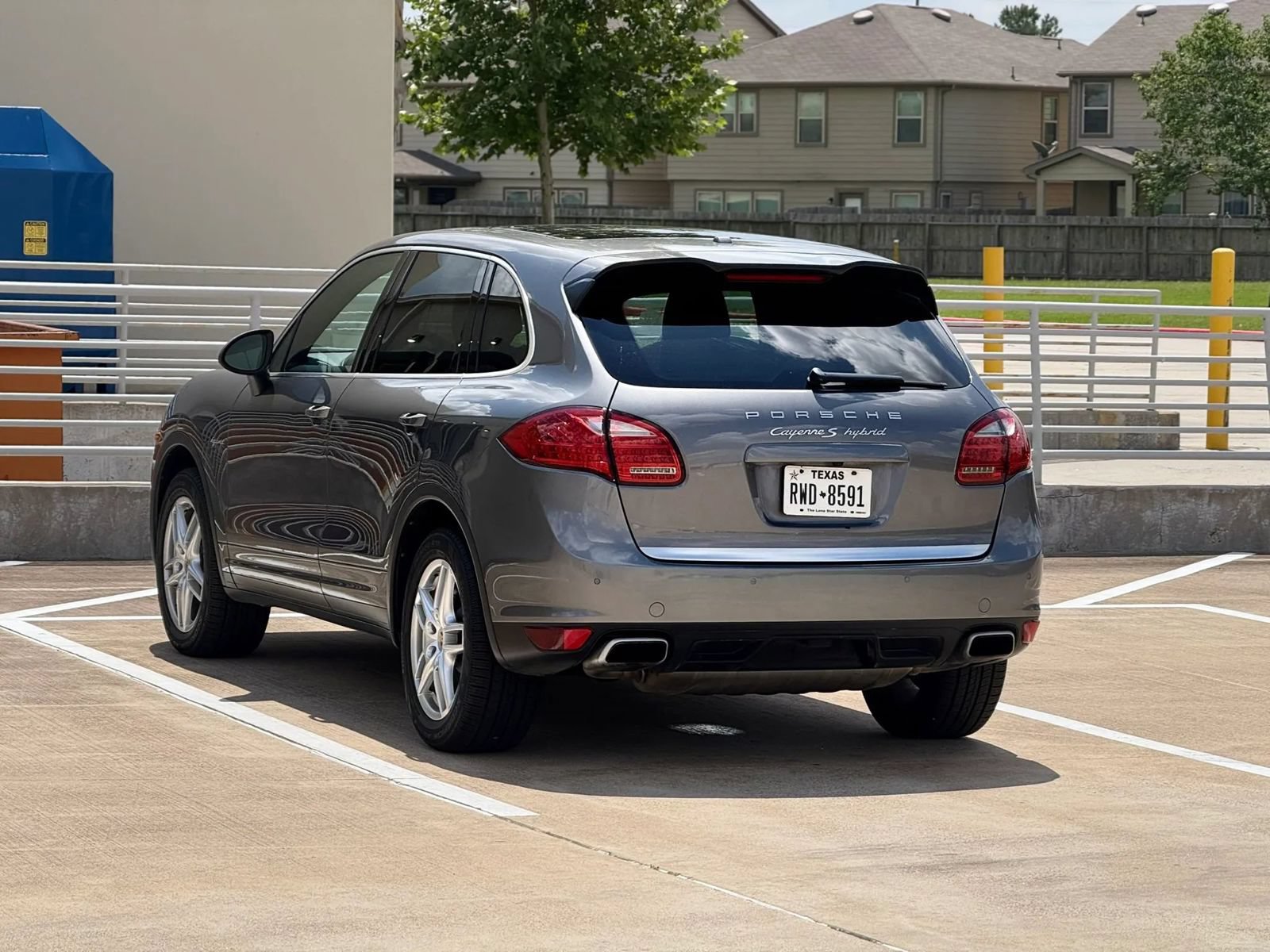 Used 2013 Porsche Cayenne S AWD/4WD image 5