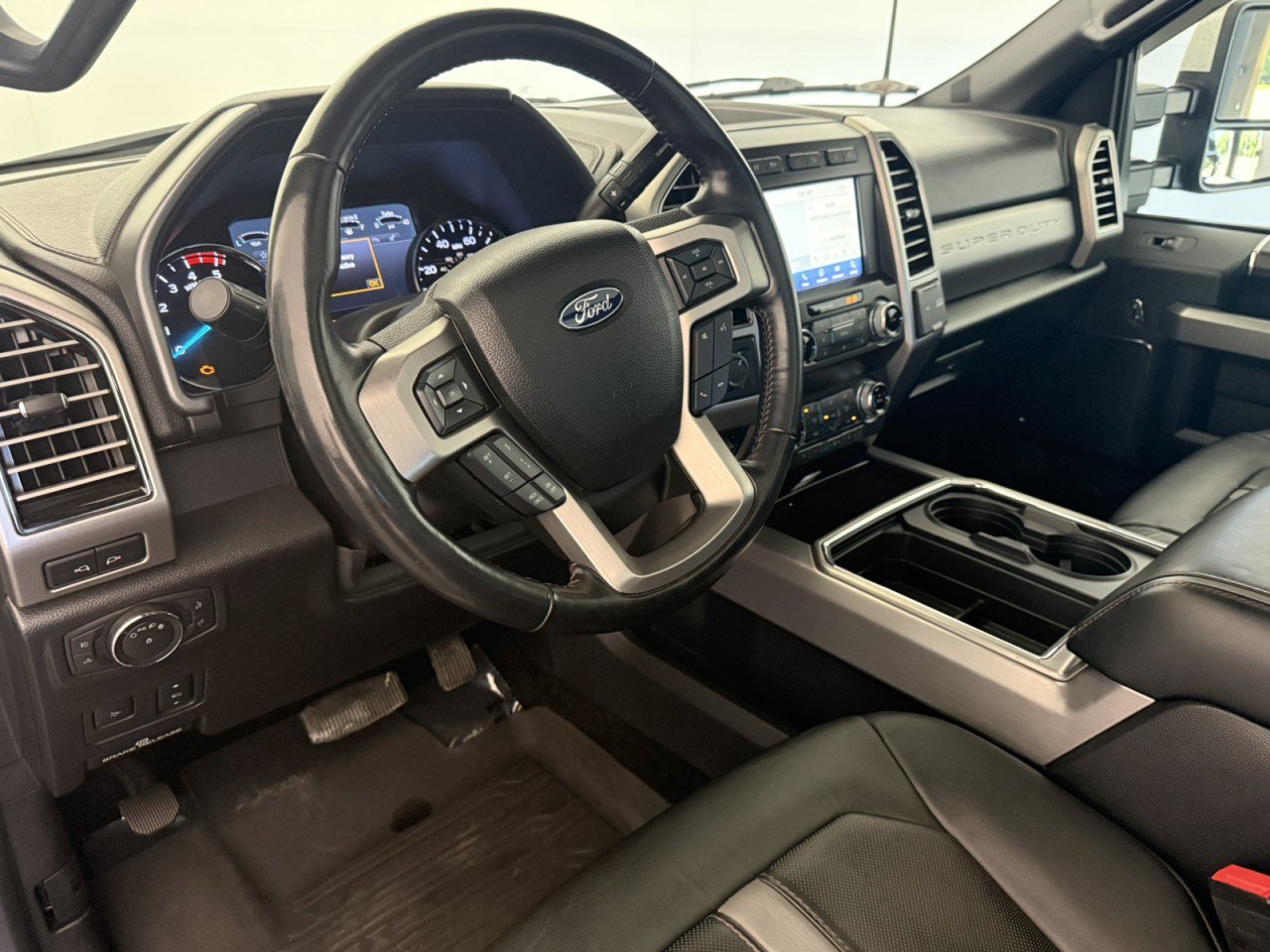 Used 2019 Ford F250 Platinum w/ Platinum Ultimate Package AWD/4WD image 18