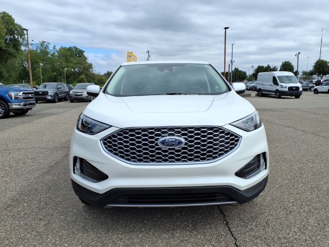 Certified 2024 Ford Edge SEL w/ Convenience Package AWD/4WD image 2