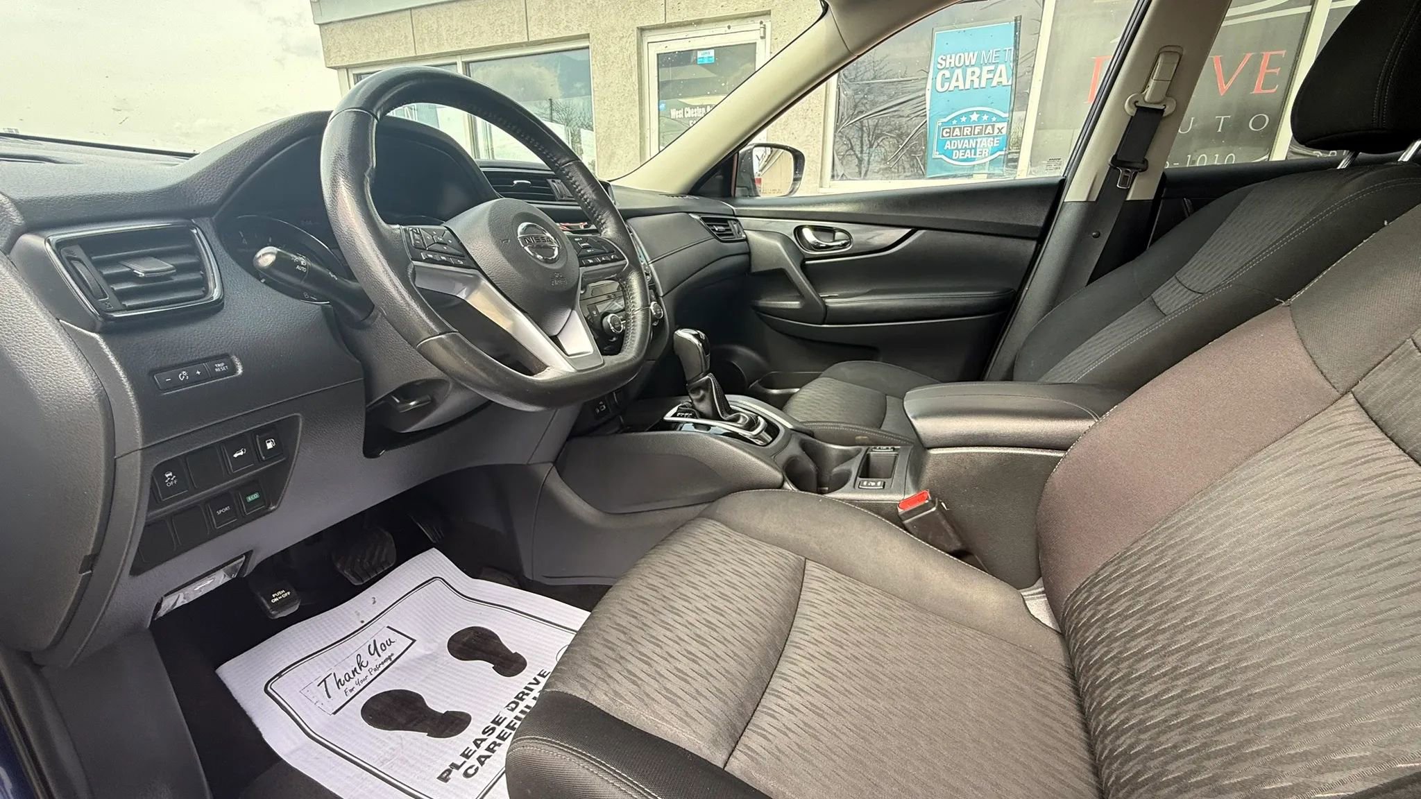 Used 2018 Nissan Rogue SV image 9