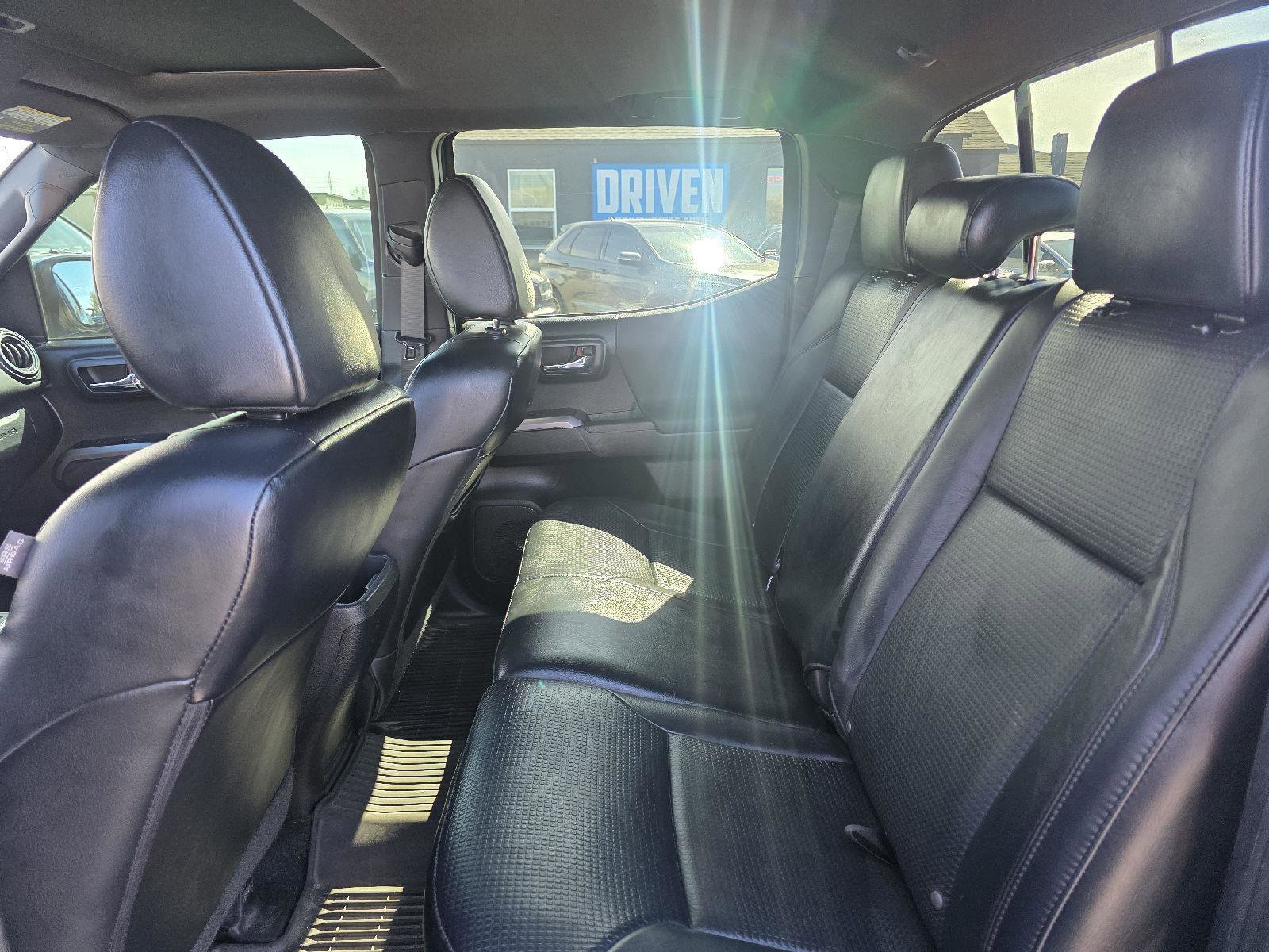 Used 2019 Toyota Tacoma TRD Sport image 13