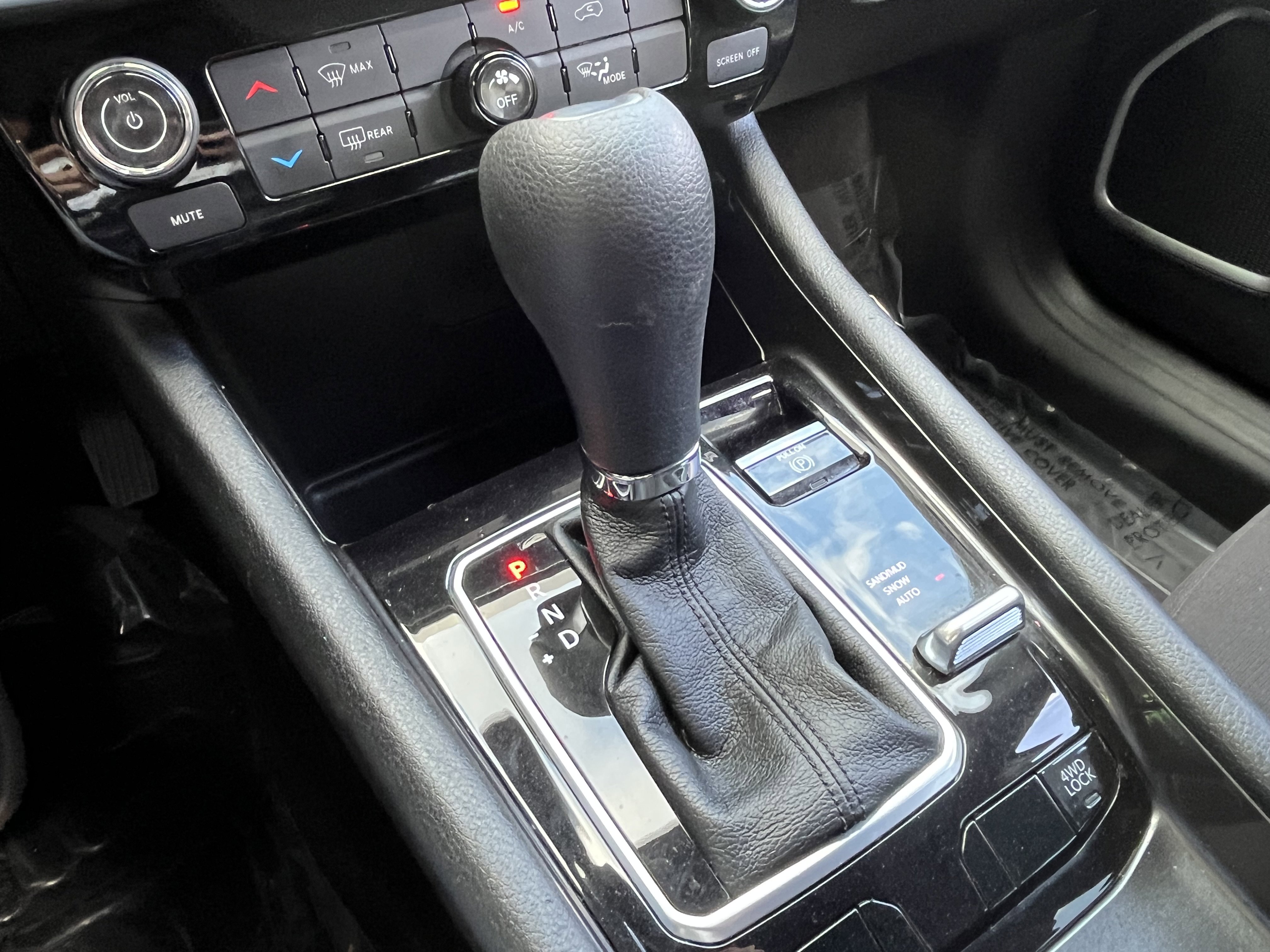 Used 2024 Jeep Compass Sport image 27