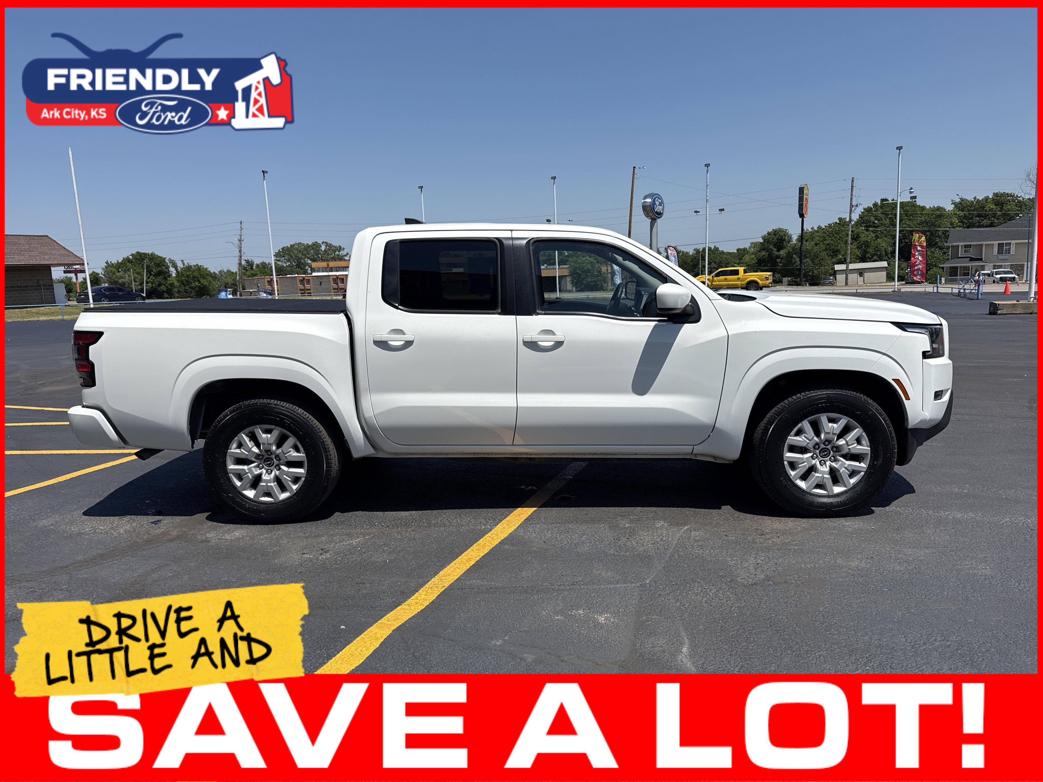Used 2023 Nissan Frontier SV RWD image 4