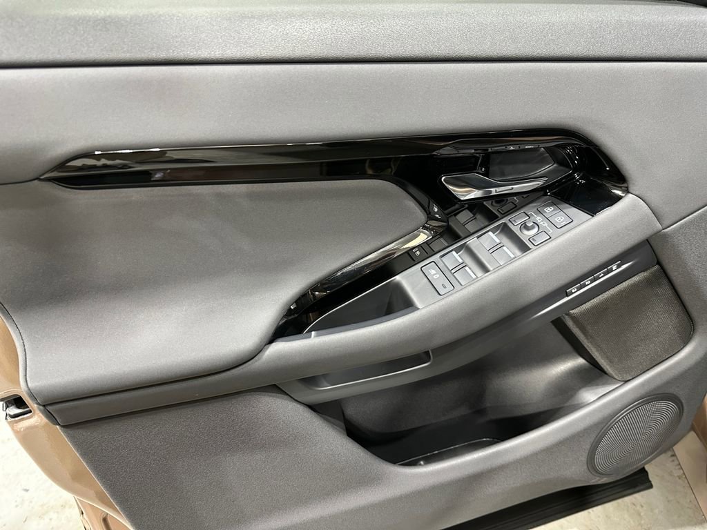 Used 2026 Land Rover Range Rover Evoque S image 16