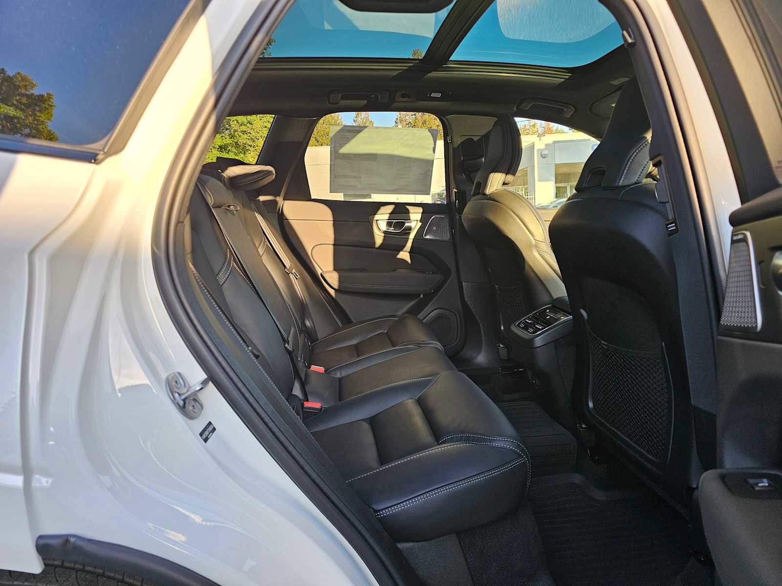 New 2026 Volvo XC60 B5 Ultra w/ Protection Package Premier image 12