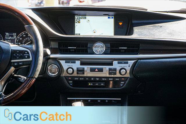 Used 2016 Lexus ES 350 w/ Luxury Package w/Wood Trim image 25