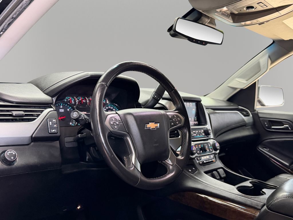 Used 2016 Chevrolet Suburban LT RWD image 15