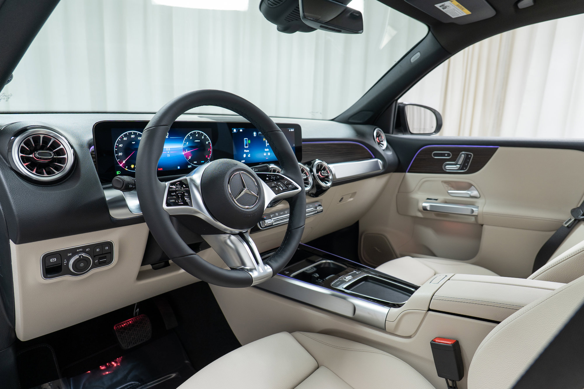 New 2026 Mercedes-Benz GLB 250 4MATIC image 12