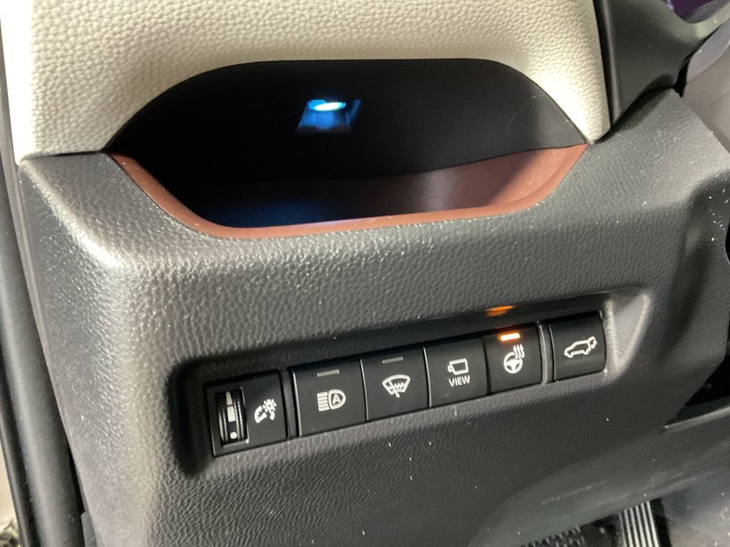 Certified 2022 Toyota RAV4 Limited image 19
