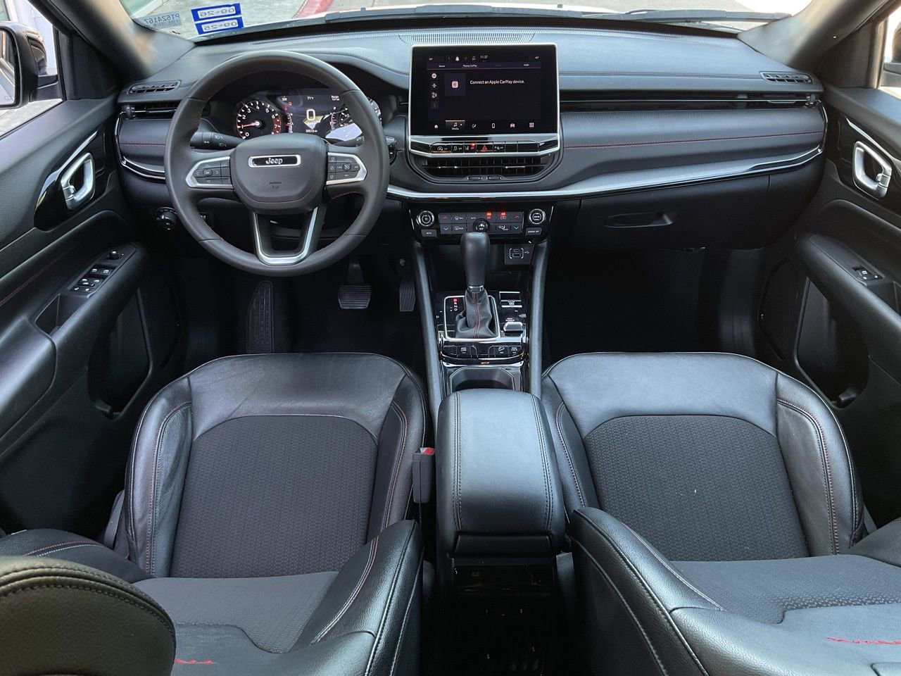 Used 2025 Jeep Compass Trailhawk image 20