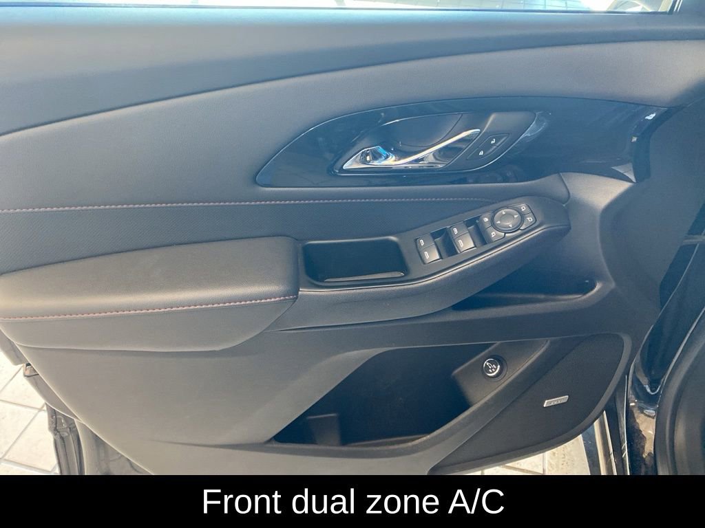 Used 2023 Chevrolet Traverse RS image 11