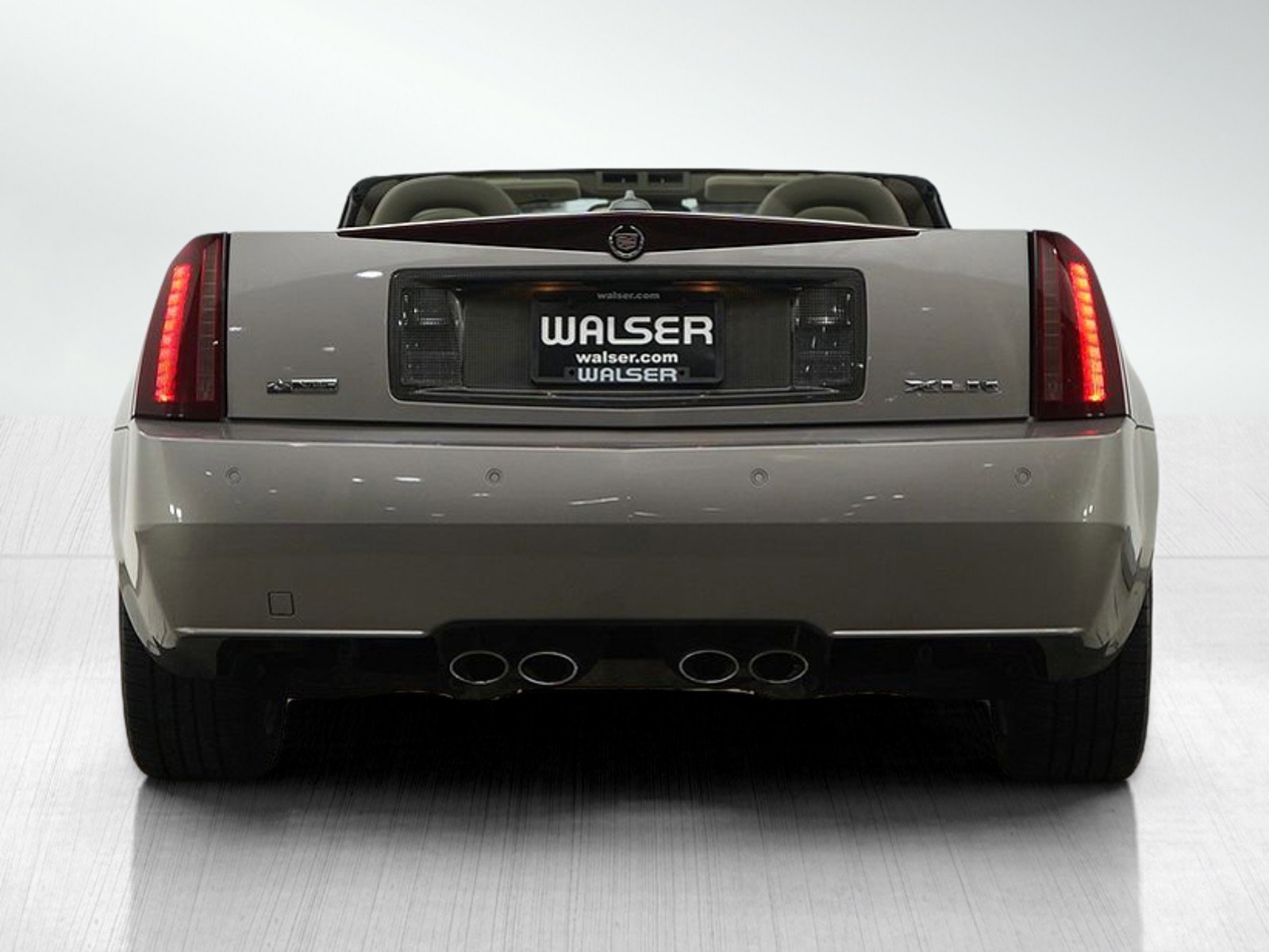 Used 2005 Cadillac XLR image 4