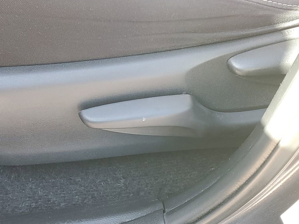 Used 2017 Toyota RAV4 XLE image 19