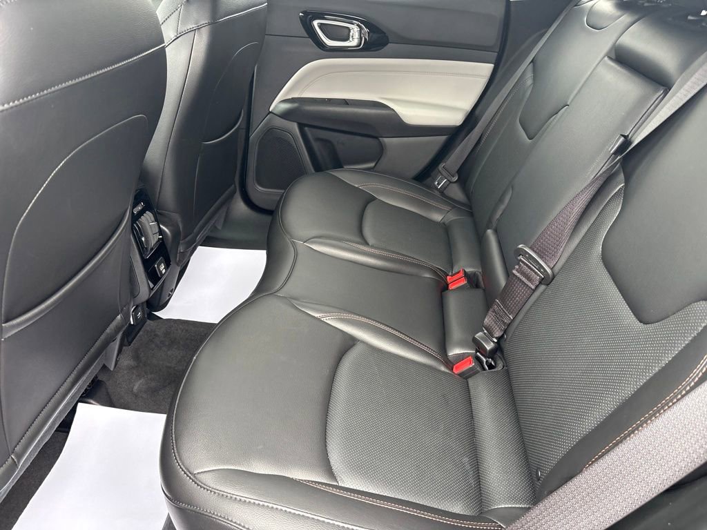 Certified 2022 Jeep Compass Limited image 29