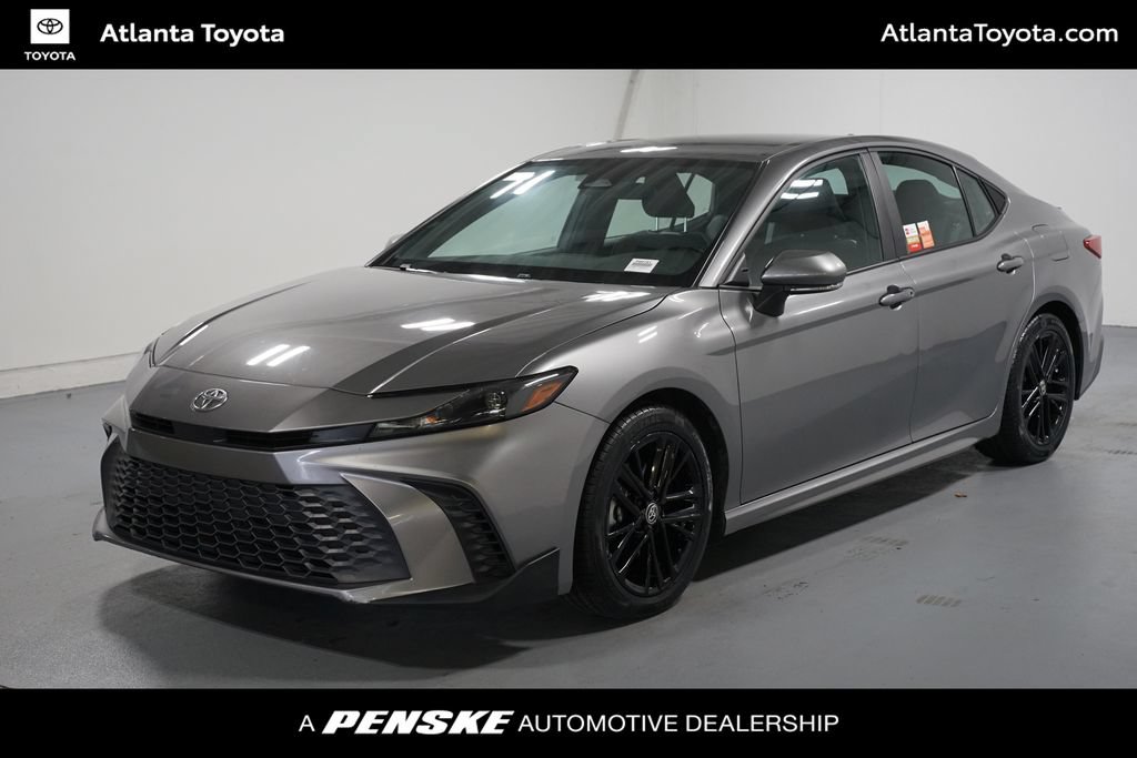 Certified 2025 Toyota Camry SE FWD image 1