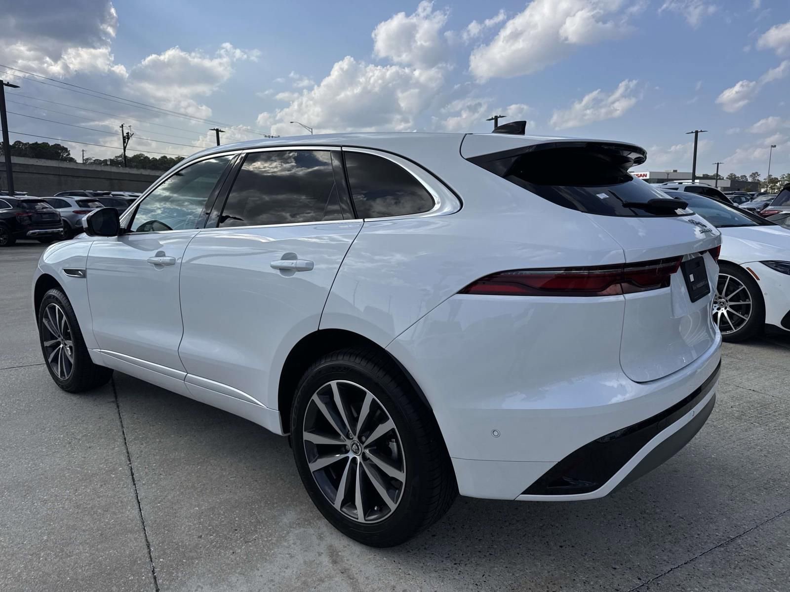 Used 2026 Jaguar F-PACE R-Dynamic S image 7