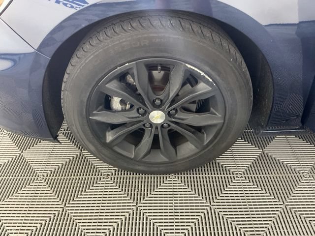Used 2020 Chevrolet Malibu LT FWD image 17