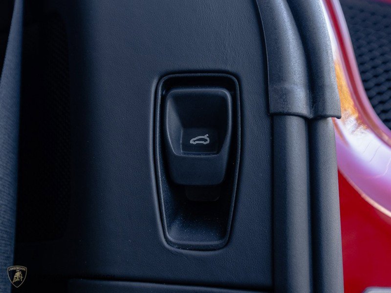 Used 2025 Ferrari 296 GTS image 37