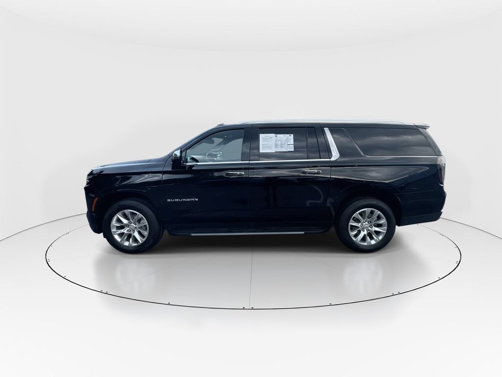 Used 2025 Chevrolet Suburban Premier RWD image 5