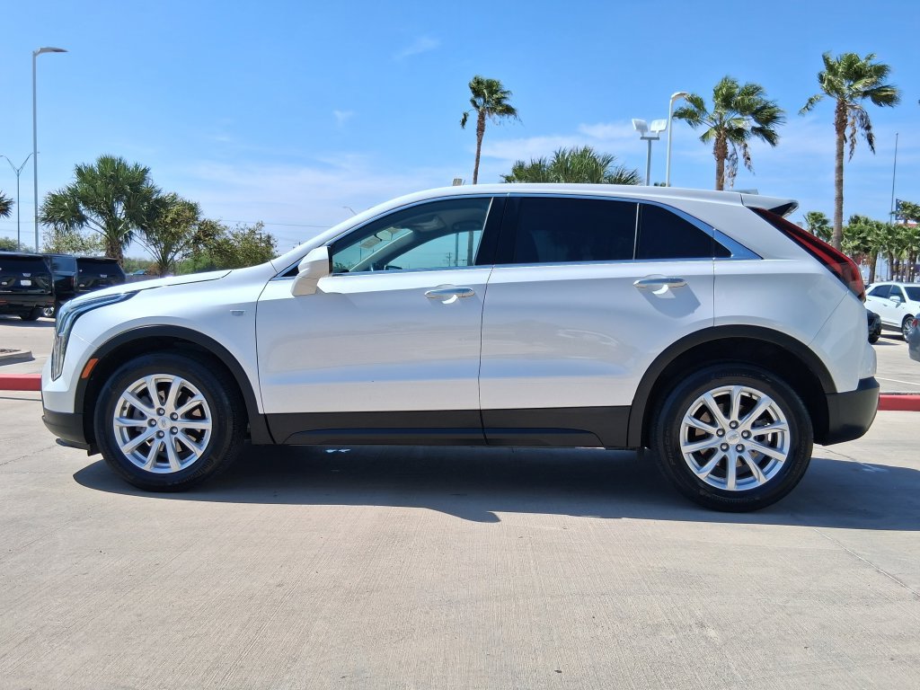 Used 2023 Cadillac XT4 Luxury FWD image 3