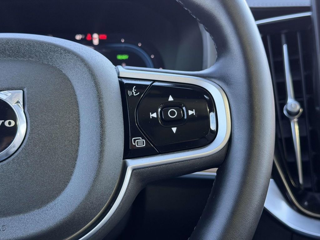 Used 2025 Volvo XC90 T8 Ultra image 10