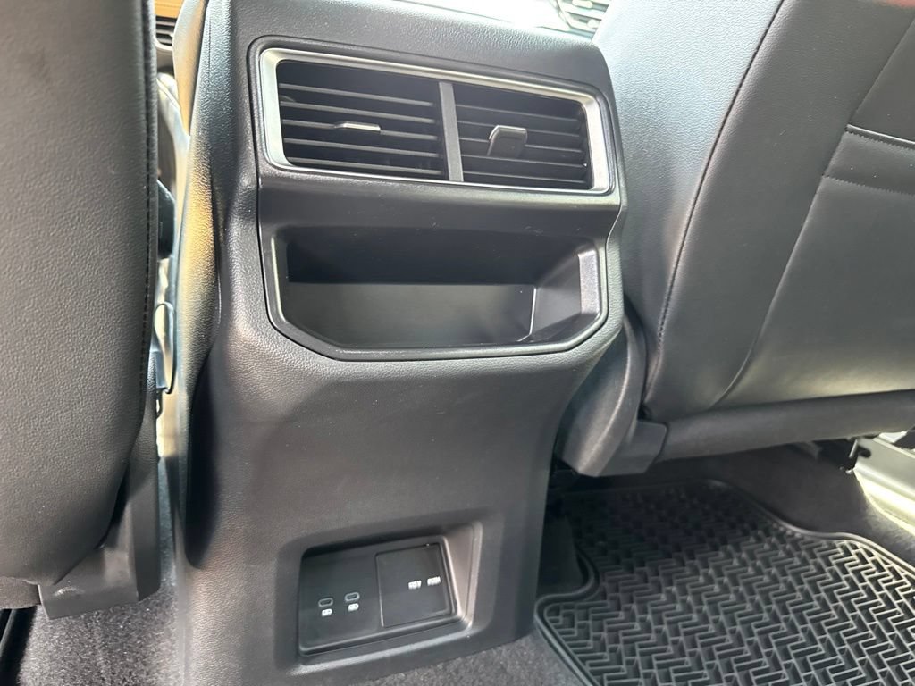 Used 2024 Volkswagen Atlas Cross Sport SE AWD/4WD image 15
