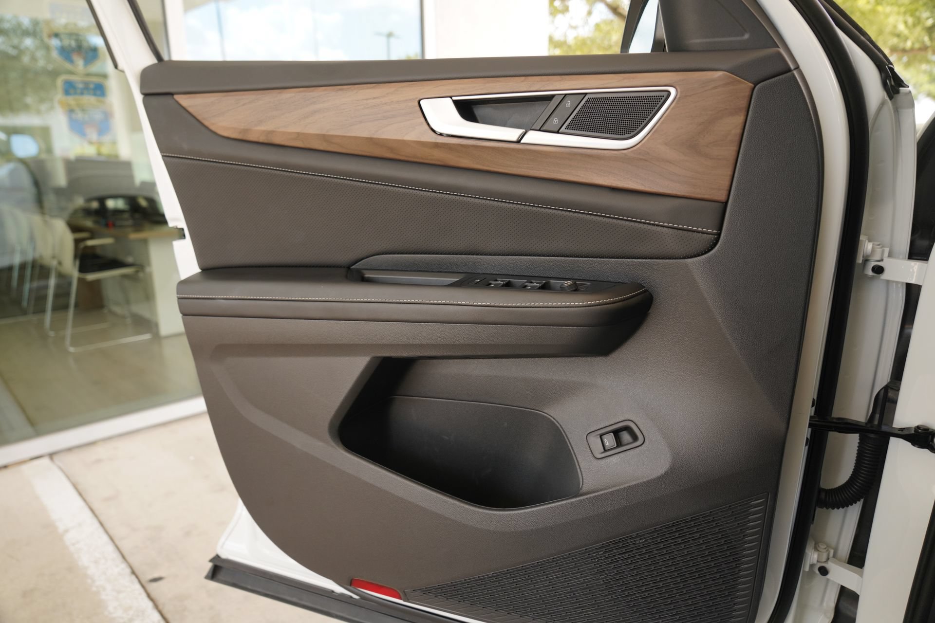 Certified 2026 Volkswagen Atlas SE FWD image 20