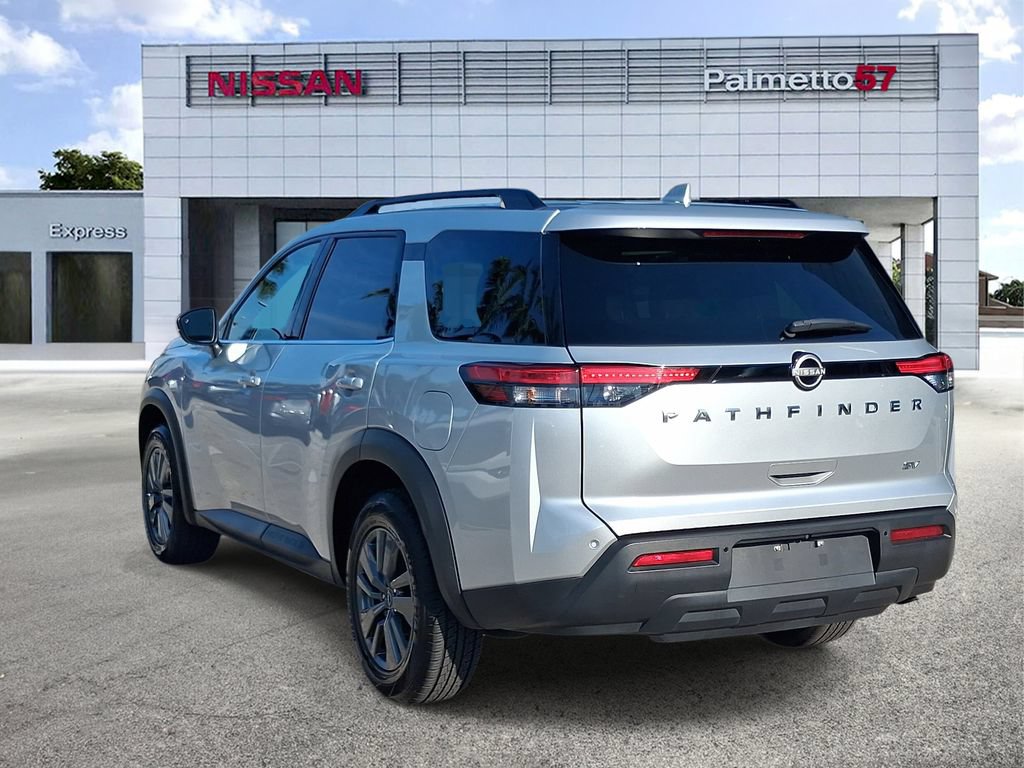 Certified 2024 Nissan Pathfinder SV FWD image 4