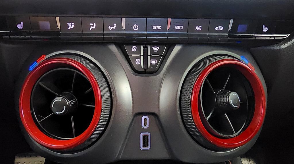 Used 2019 Chevrolet Blazer RS w/ Sun and Wheels Package AWD/4WD image 40