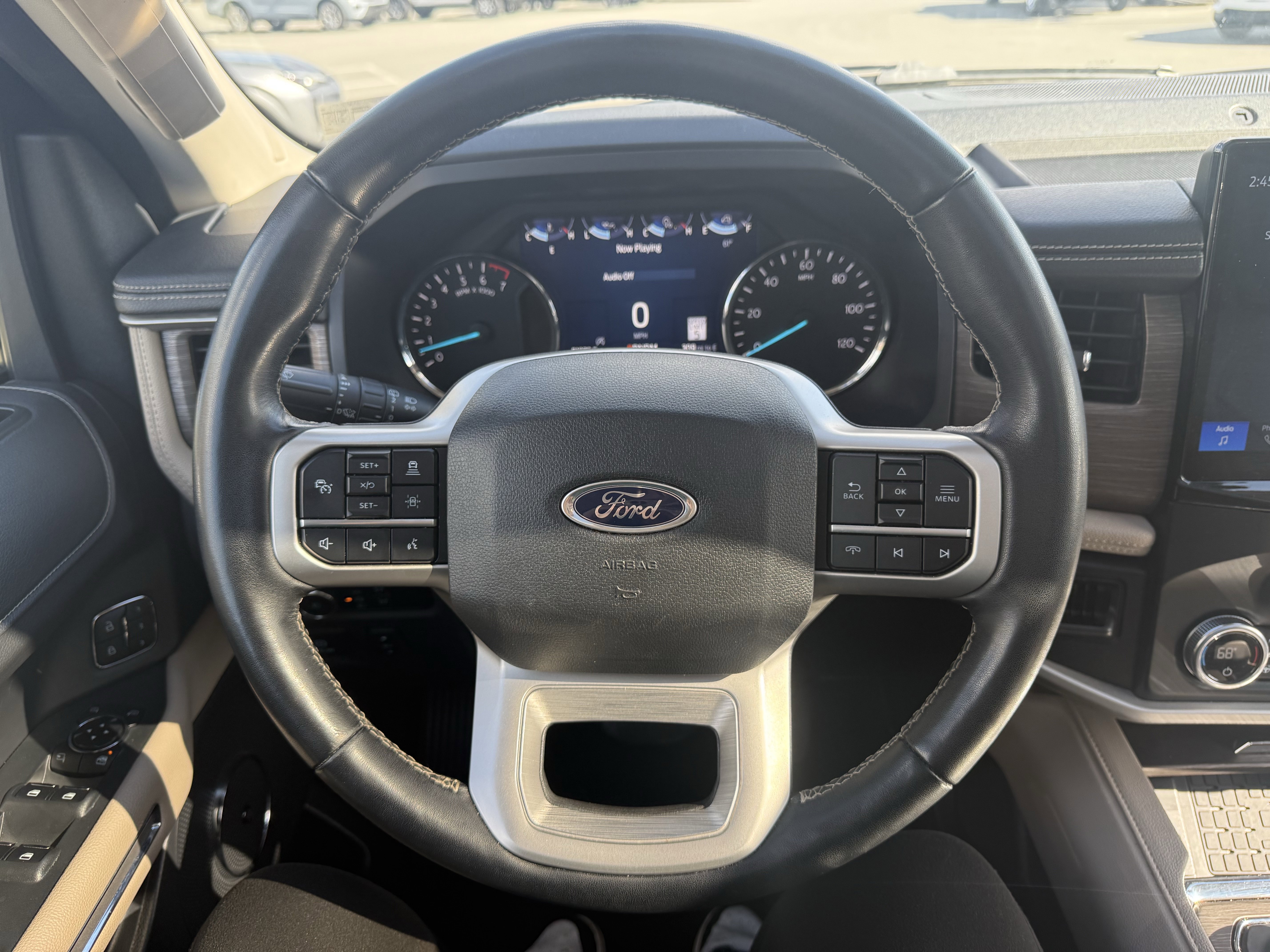Used 2024 Ford Expedition Limited image 16