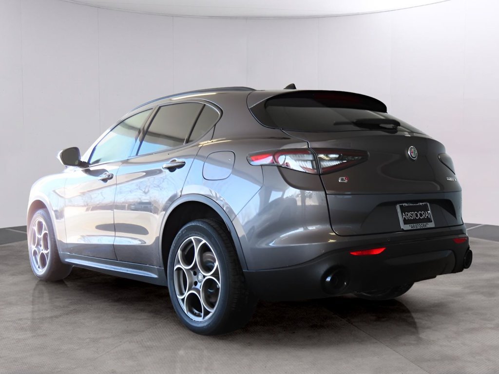 New 2025 Alfa Romeo Stelvio Sprint w/ Convenience Package AWD/4WD image 5